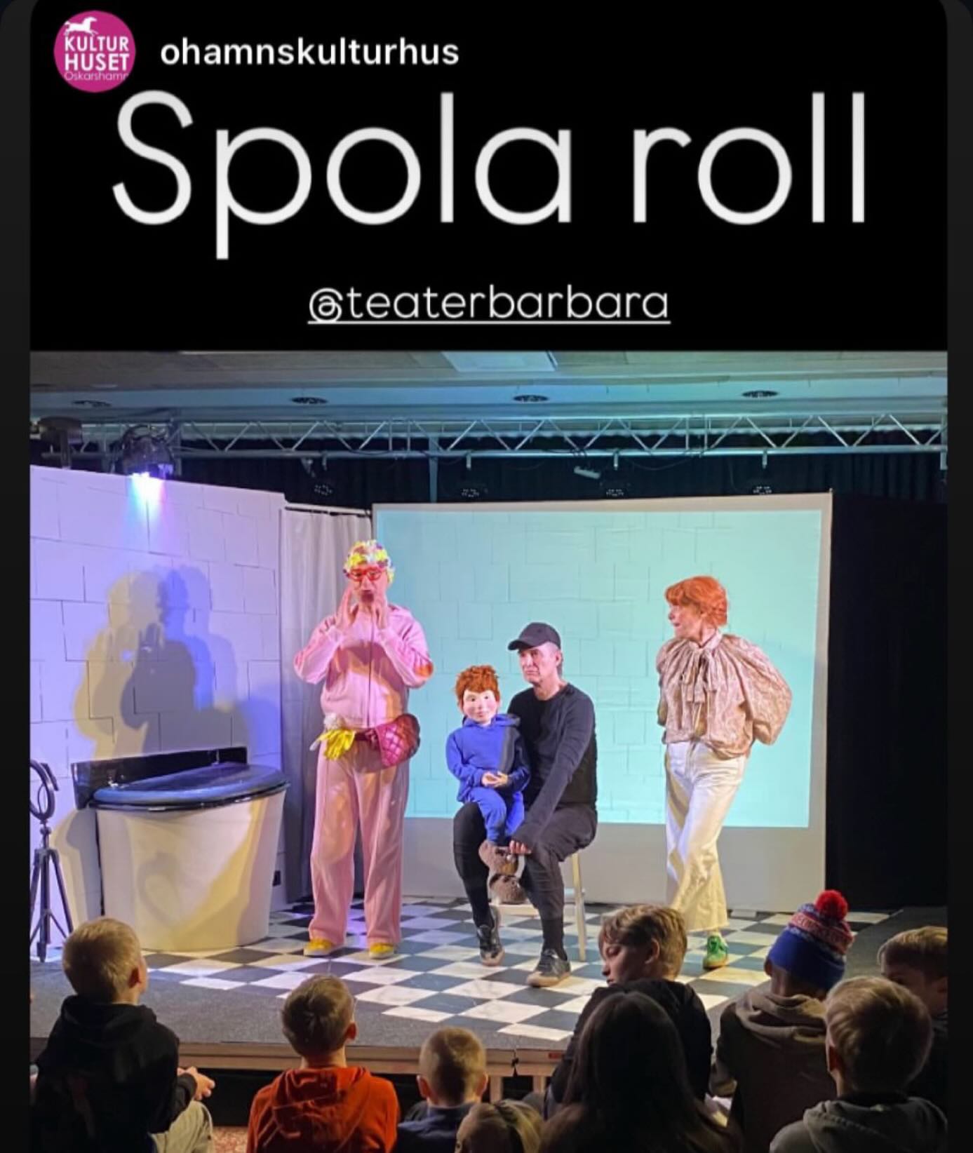 SPOLA ROLL i Oskarshamn!
Hela veckan underhåller och upplyser Alex, Toafen, Fettmonstret, tvillingarna Ren-Aldo och Ren-Ata med flera, om något av det viktigaste vi har - vattnet! Vi spelar för skolelever i Oskarshamn och omnejd på fina @ohamnskulturhus på @oskarshamnsbiblioteken !
#spolaroll #teater #vattenochavlopp